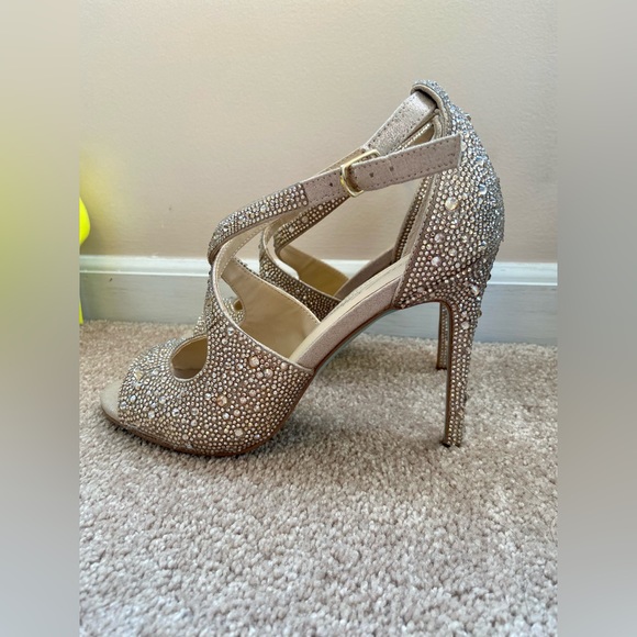 Beautiful, Betsey Johnson, sparkly sandals with turquoise bottoms. Size 7.5. - Picture 4 of 6